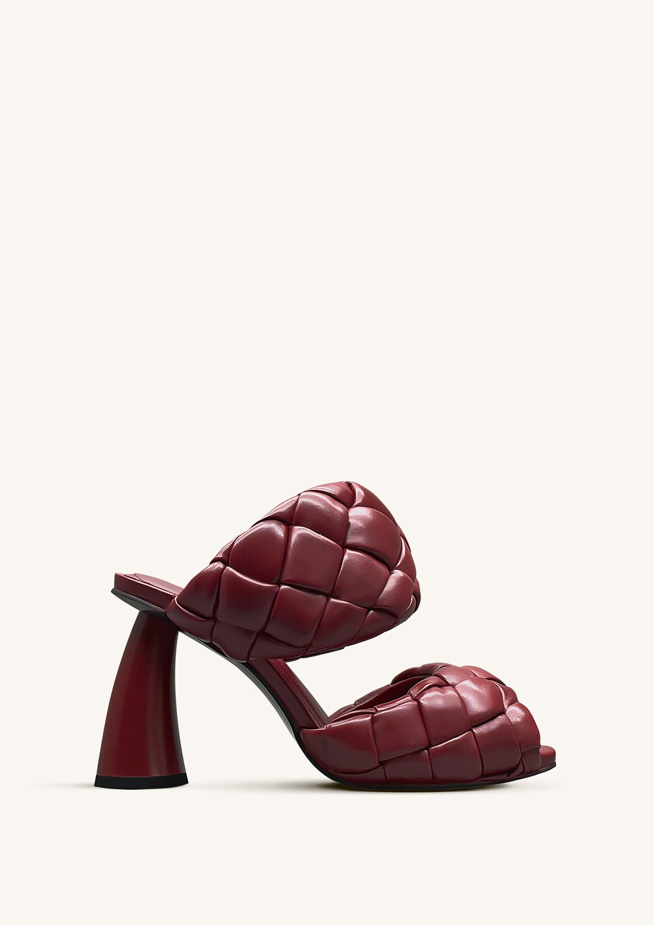 Lillian Mules con tacco in pelle intrecciata – Borgogna