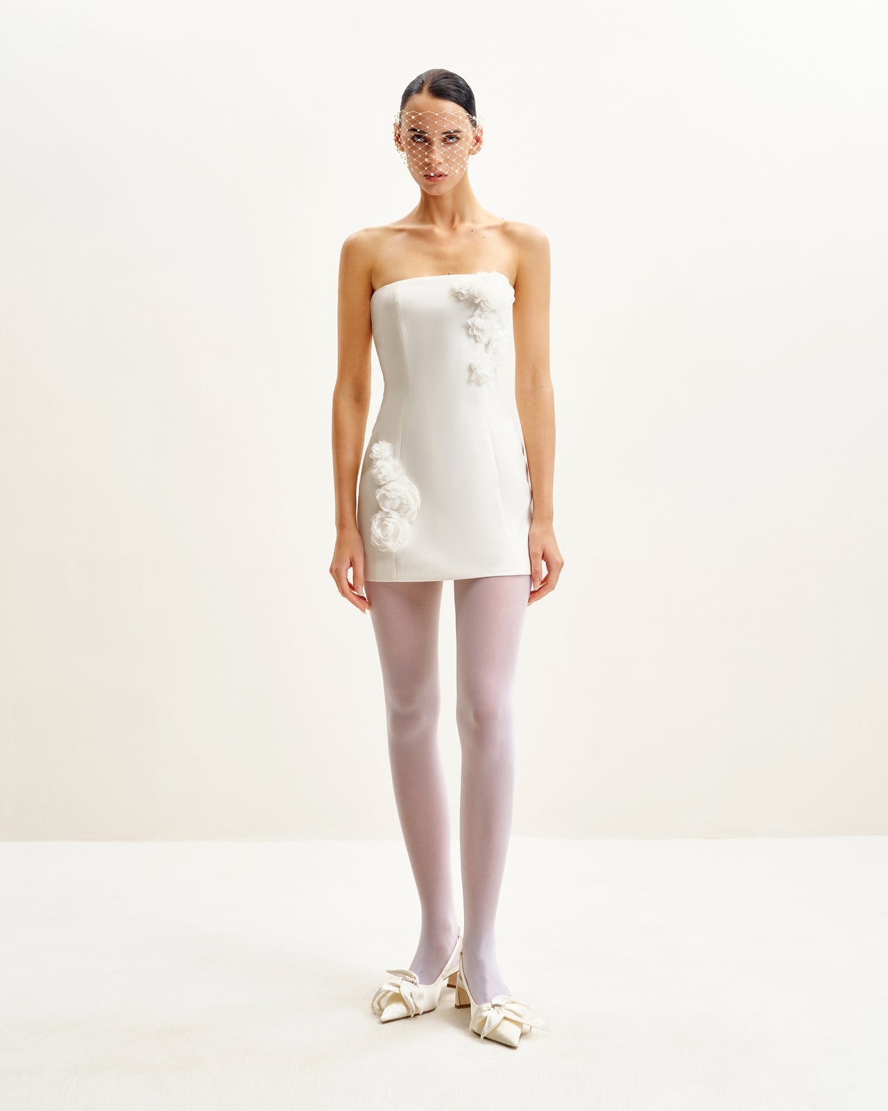 Blossoming Elegance Abito Senza Spalline - Bianco