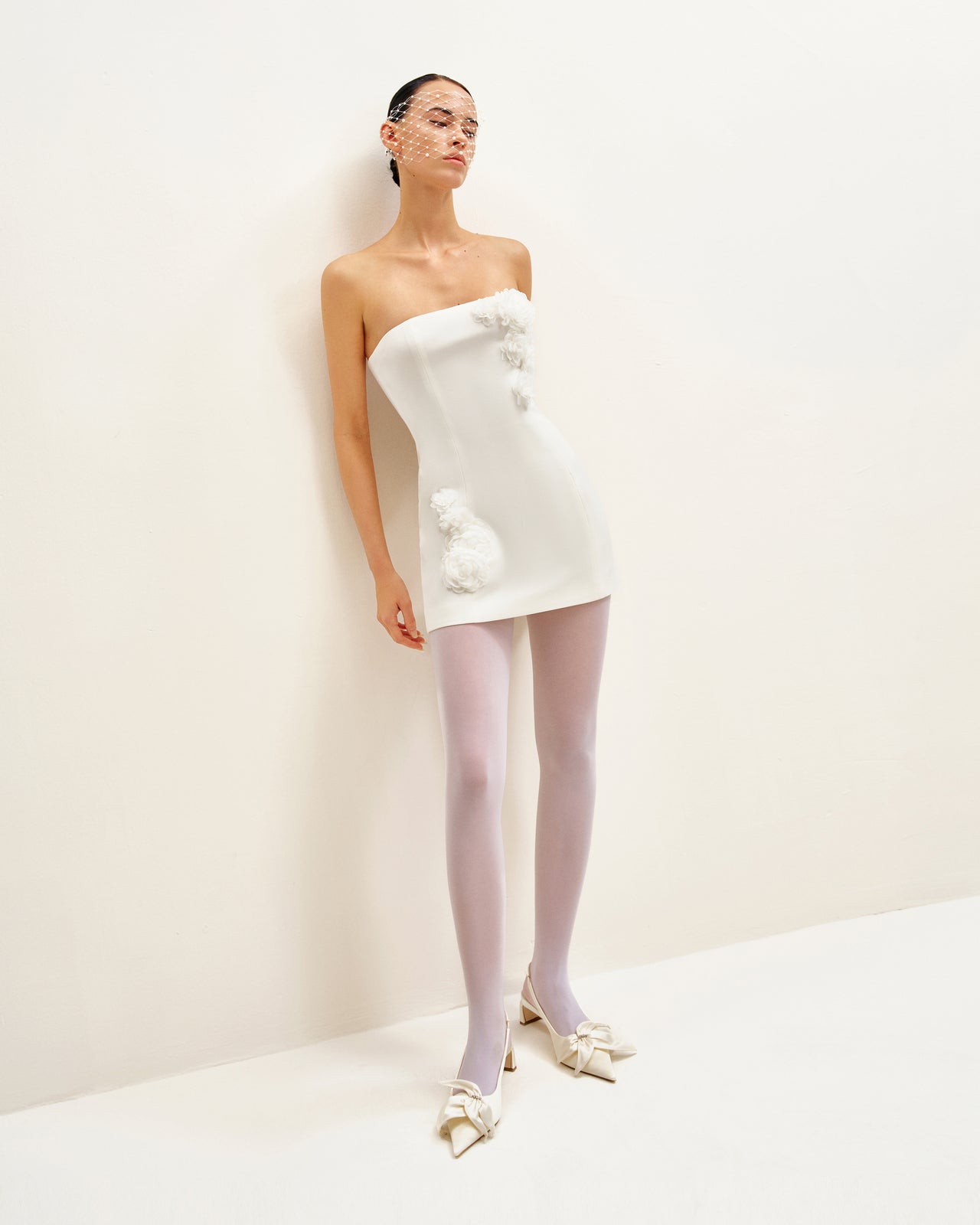 Blossoming Elegance Abito Senza Spalline - Bianco