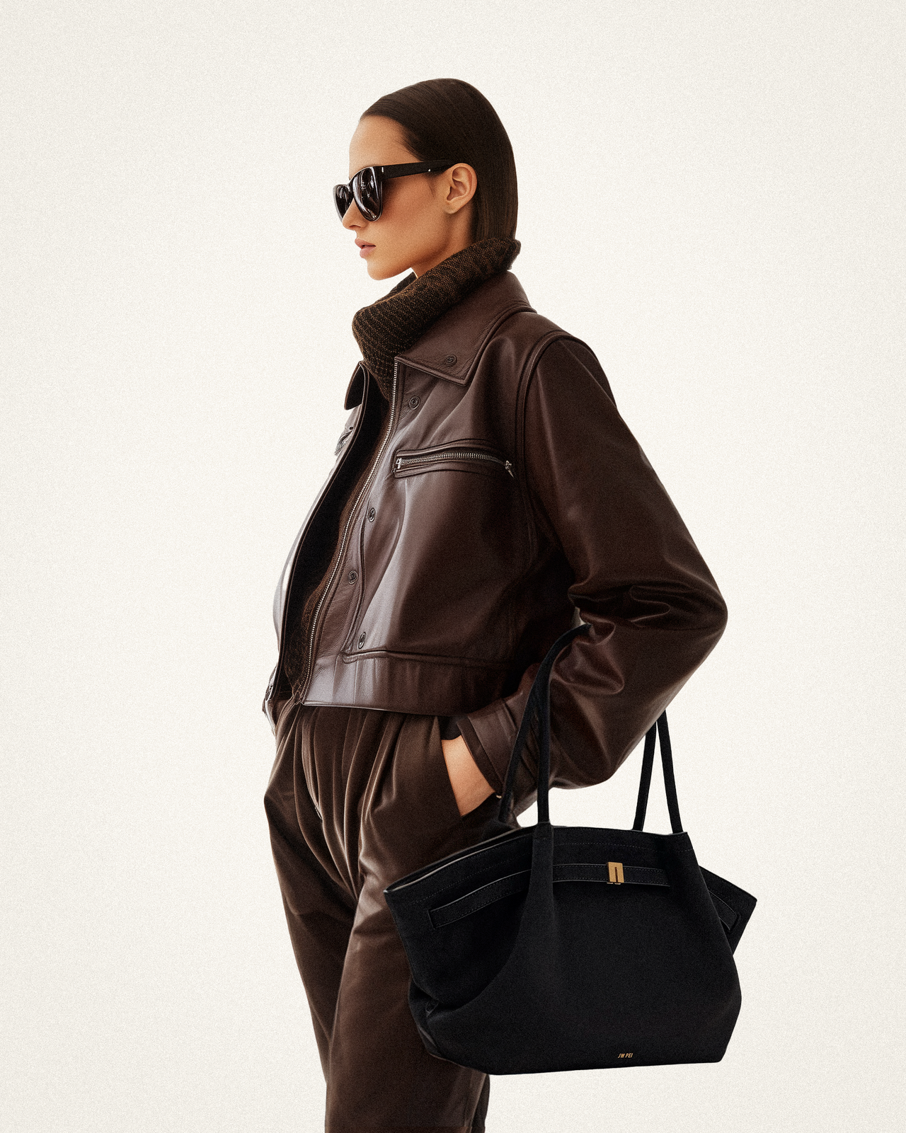 Hana Borsa Tote Media in Finta Pelle Scamosciata - Nero