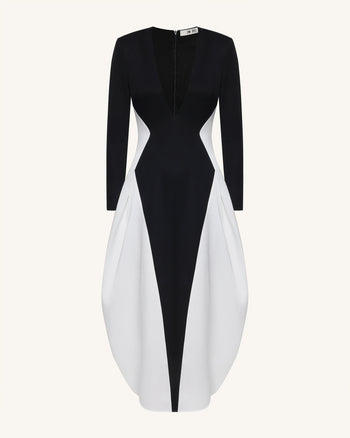 Abito lungo monocromatico a pannelli con scollo a V profondo e maniche lunghe - Nero