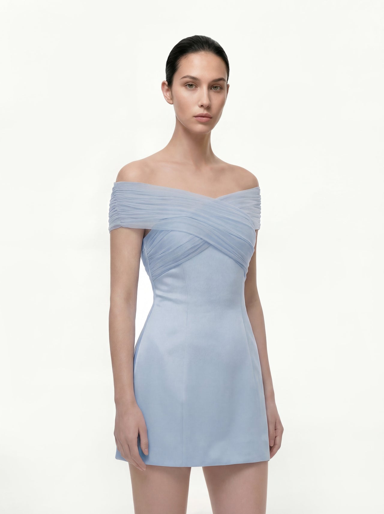 Abito corto in raso con incrociato halter in tulle - Blu