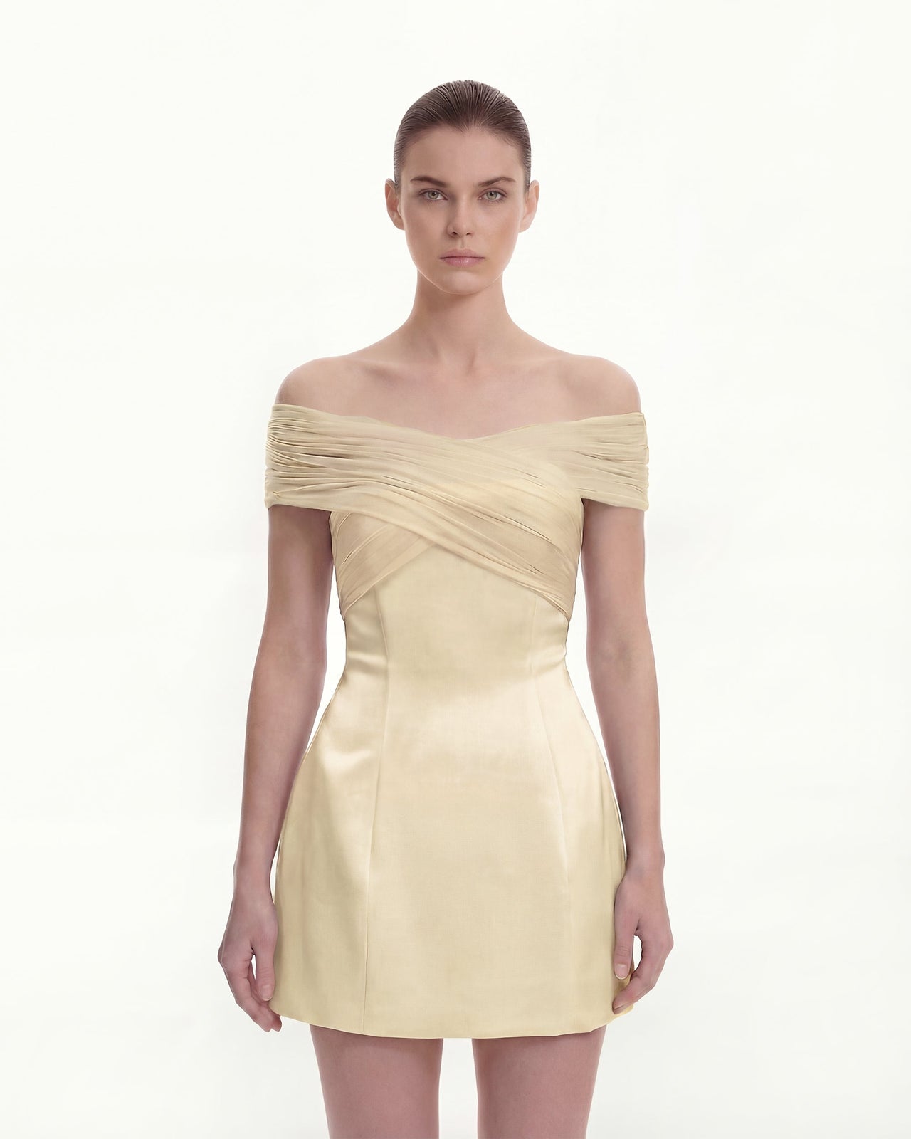 Abito corto in raso con incrociato halter in tulle - Giallo