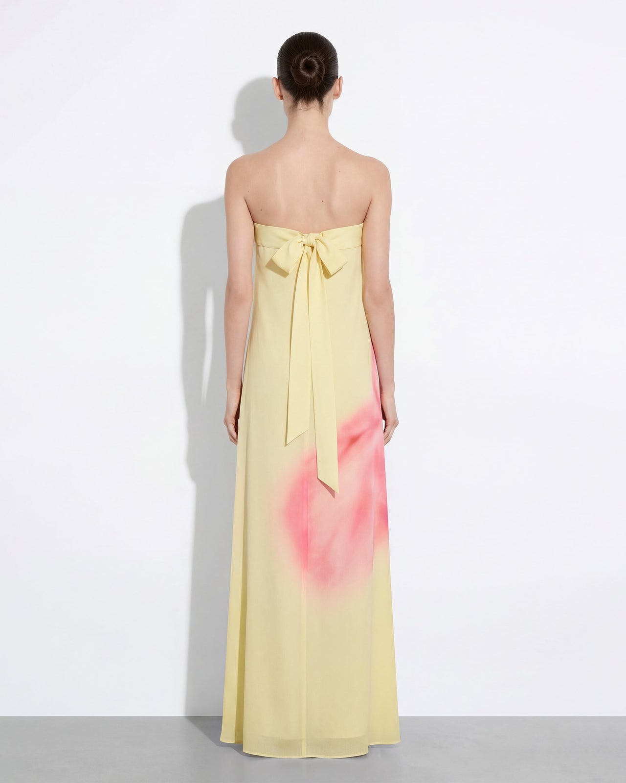 Abito lungo senza spalline con stampa floreale effetto acquerello - Giallo