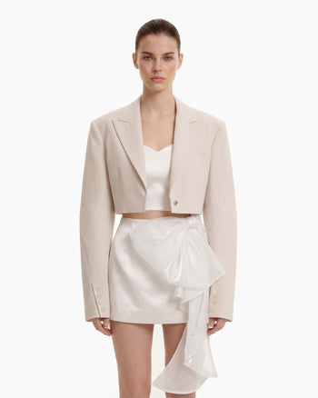 Blazer corto strutturato con spalle a punta - Beige