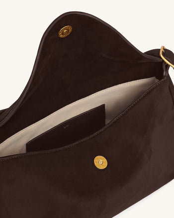 Elowen Borsa a spalla con patta in ecopelle scamosciata - Marrone scuro