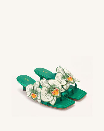 Serena Sandali con tacco e infradito con ricamo orchidea - Verde smeraldo