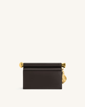 Holly Clutch Embellito con Pendente in Metallo - Marrone Scuro