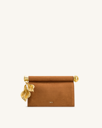 Holly Pochette in Finto Camoscio con Ciondolo in Metallo - Marrone