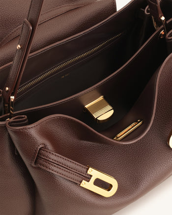 Borsa a Spalla con Doppia Fibbia e Effetto Ciottolato Rhea - Marrone Scuro