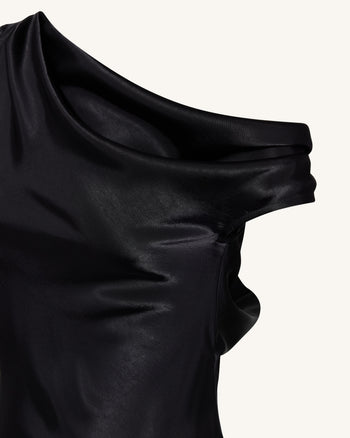 Abito asimmetrico monospalla drappeggiato in raso - Nero
