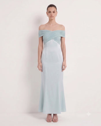 Abito lungo in raso plissé con scollo halter incrociato - Blu polvere