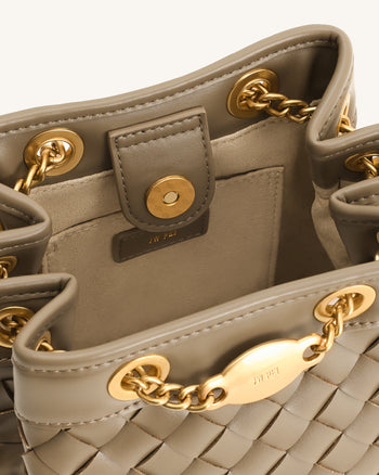 Borsa a secchiello Yara intrecciata a mano - Taupe