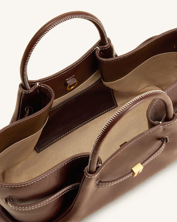 Maeve Borsa a Spalla con Charm in Metallo Bassotto - Marrone Scuro