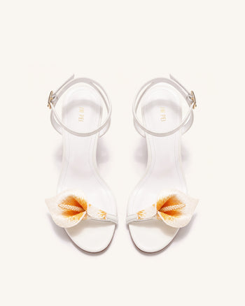 Alivia Sandali con tacco in metallo dorato Calla Lily - Bianco