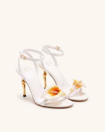 Alivia Sandali con tacco in metallo dorato Calla Lily - Bianco