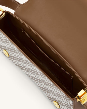 Joy Borsa in FEI - Marrone