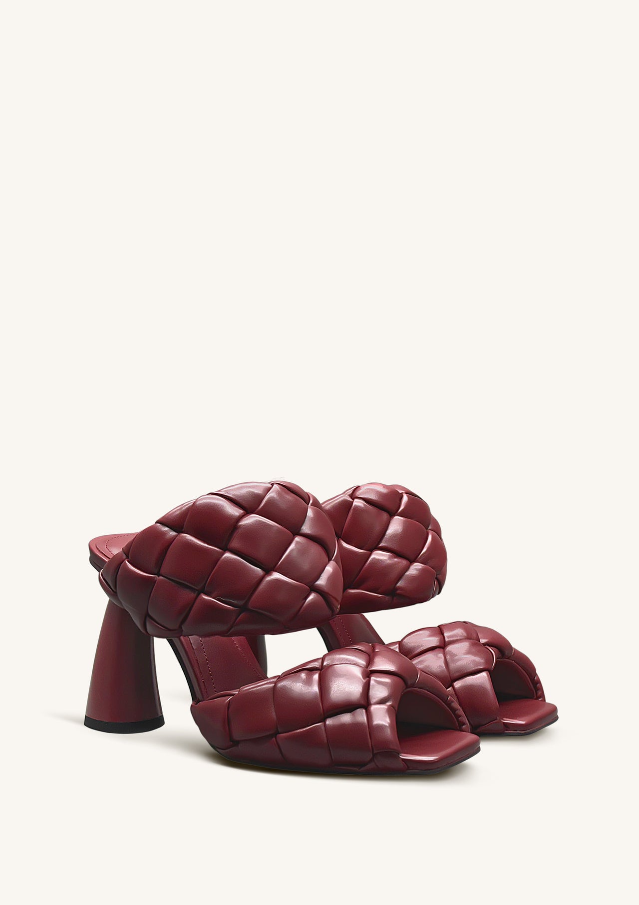 Lillian Mules con tacco in pelle intrecciata – Borgogna