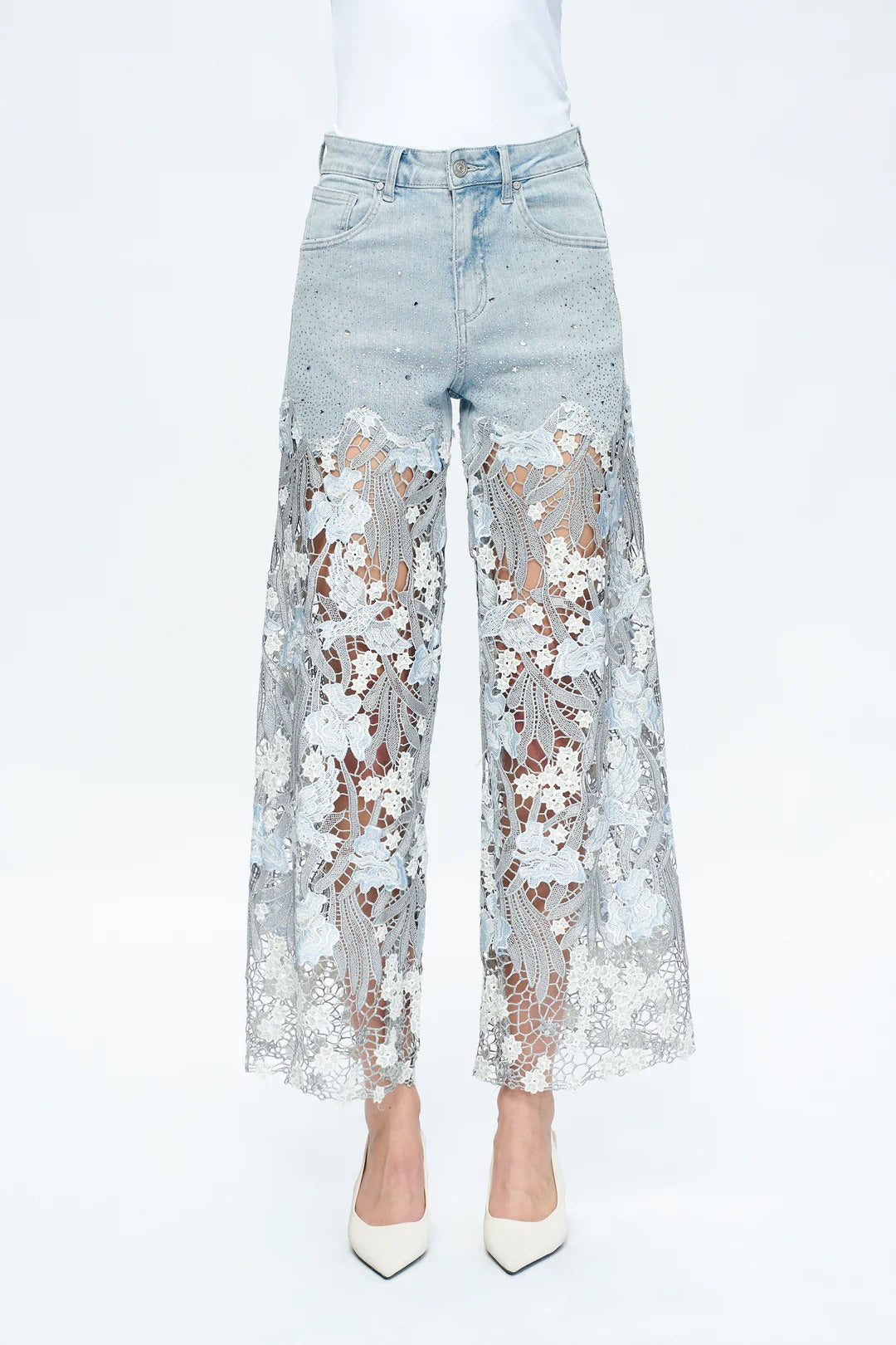 Jeans in Denim con Ricami in Pizzo, a Vita Alta e Gamba Ampia con Strass - Azzurro Chiaro