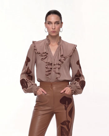 Blusa con volant Calla a forma di giglio - Marrone