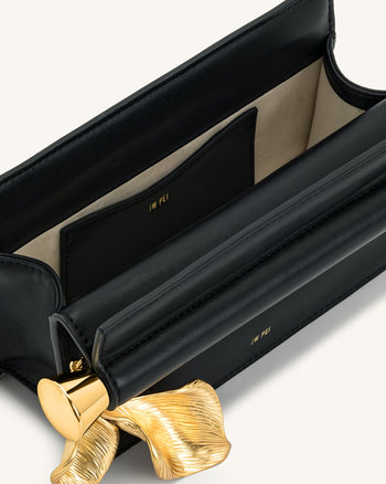 Holly Clutch Embellito con Pendente in Metallo - Nero