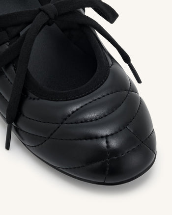 Ballerine allacciate con impunture Erika - Nero