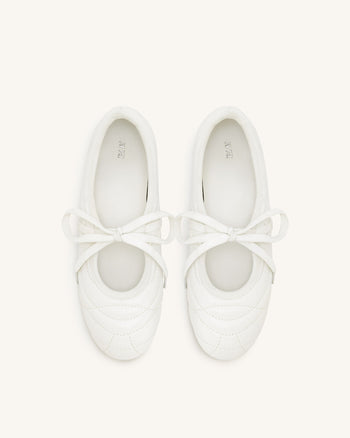 Ballerine allacciate con impunture Erika - Bianco