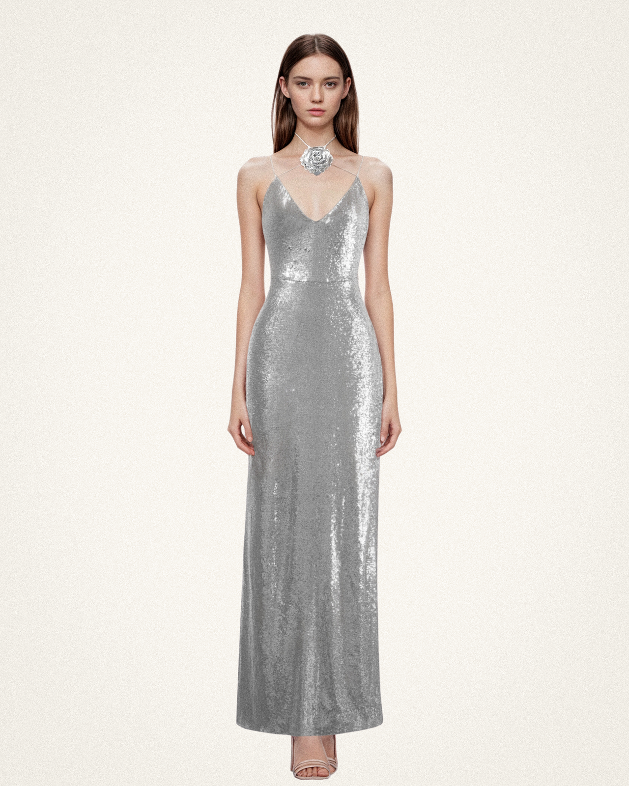 Abito lungo Heisey con paillettes argento e rosette - Argento