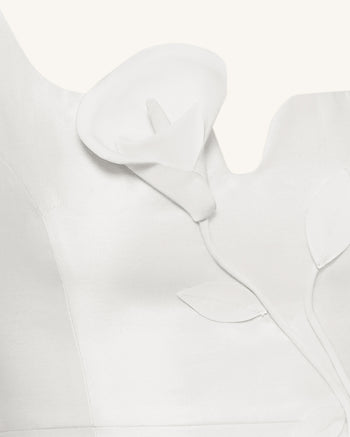 Vestido de Noche Asimétrico con Apliques de Vid 3D y Escote Corazón – Blanco