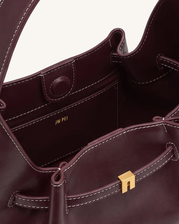 Maeve Borsa hobo morbida con ciondolo bassotto - Borgogna intenso