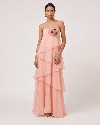 Poppy Maxi abito ricamato senza spalline con volant asimmetrici - Rosa cipria