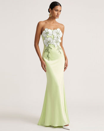 Maxi abito in raso con fiori 3D, senza spalline e con spacco - Verde chiaro
