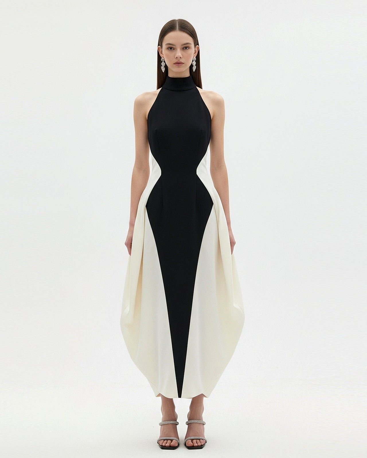 Vestido Maxi Monocromo con Paneles – Negro