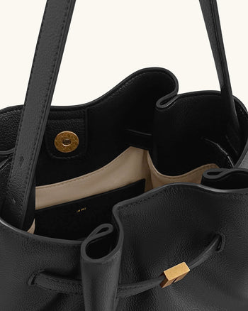 Clara Bolso de Hombro Tipo Cubo con Acento de Candado - Nero